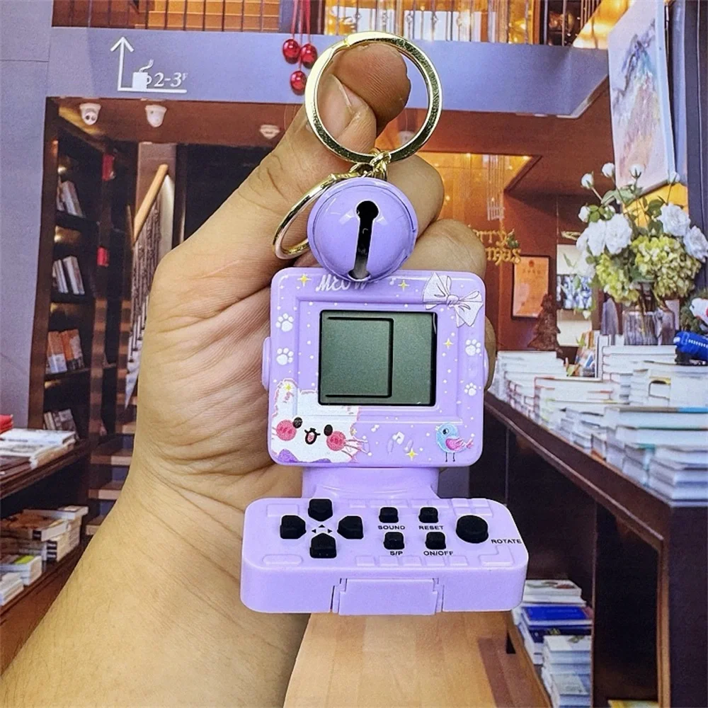 1 pc Mini Retro Game Keychain